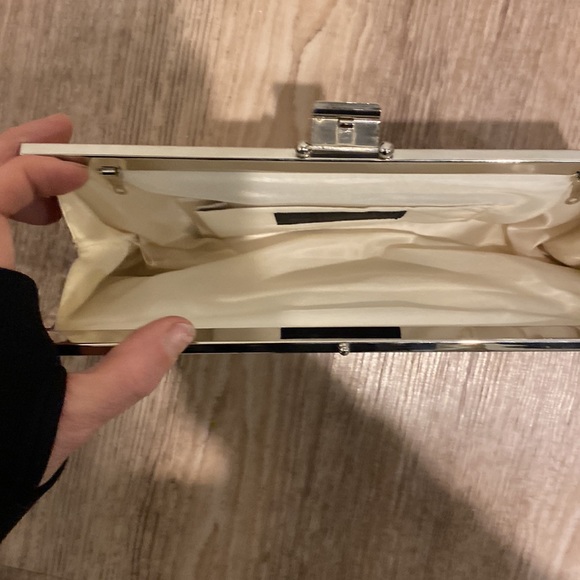 Jessica McClintock white satin clutch - Picture 5 of 7